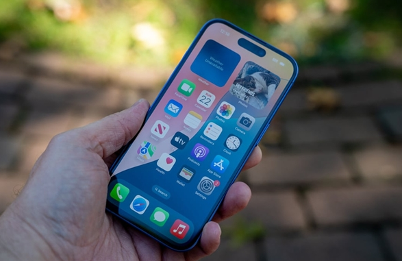 iPhone 17系列机模现身线下柜台：果粉可提前感受新手机